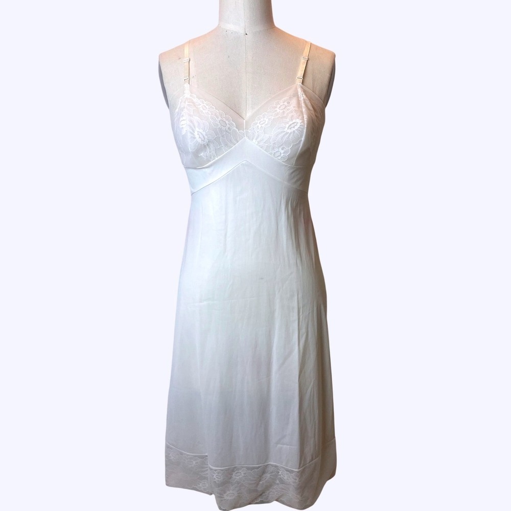 Vanity Fair Full Slip dress Wmn 34 L White Lace Vintage bridal floral
Nightgown